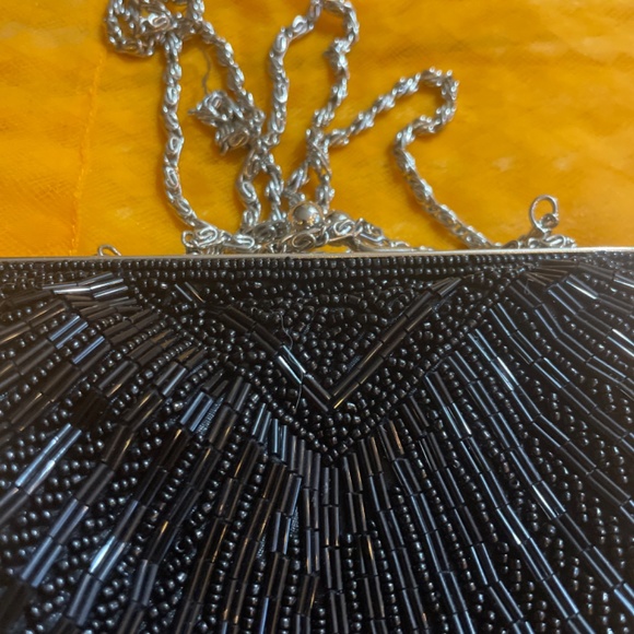 Apt9 Beaded clutch. - Picture 2 of 6